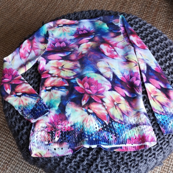 Alison Sheri flowered sweater - Picture 2 of 12